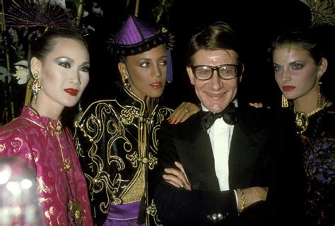 chi è la modella di yves saint laurent|I look iconici di Yves Saint Laurent: la storia che c'è dietro..